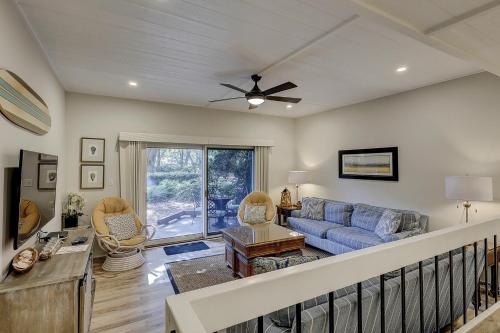 Updated Luxury 3 BR 3 BA Townhome in Sea Pines near Harbourtown Sleeps 8 Community Pool Pet Friendly