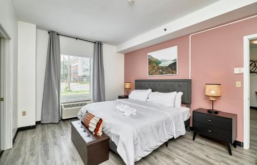 The West End near St. Louis Bazilika Katedrális