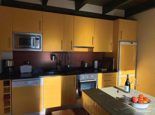 Konyha, Apartamentos dúplex en Casa Rural Fundanal en Hoz de Jaca (Apartamentos duplex en Casa Rural Fundanal en Hoz de Jaca) in Bubal