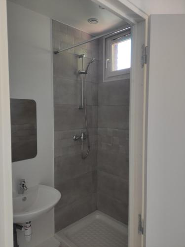 Chambre double, salle de bain privée