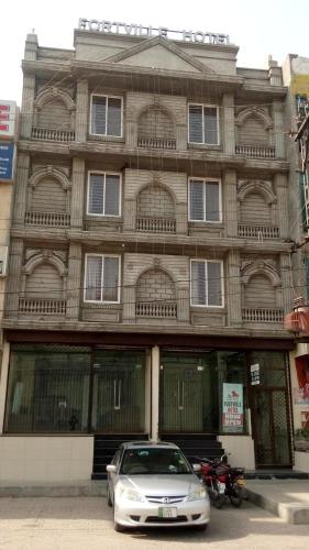 Ngoại cảnh khách sạn, Fortville Hotel in Lahore