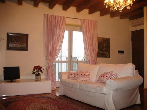 Studio (2 Adults)