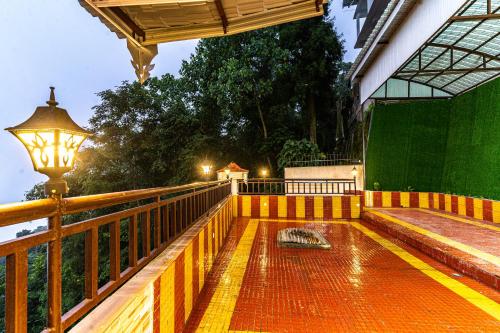 ระเบียง/ชานเรือน, The Golden Retreat Hotel in เปลลิง