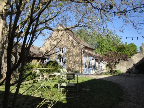 Viesnīcas āriene, La Cuverie du Château le Four à Pain (La Cuverie du Chateau le Four a Pain) in Corcelles-les-Arts