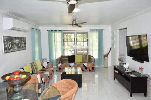 Irie Vibes by the beach Irie Vibes by the beach