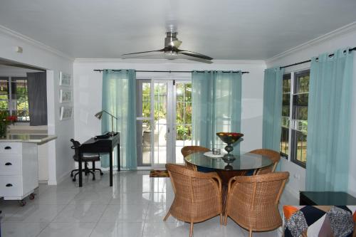 Irie Vibes by the beach Irie Vibes by the beach