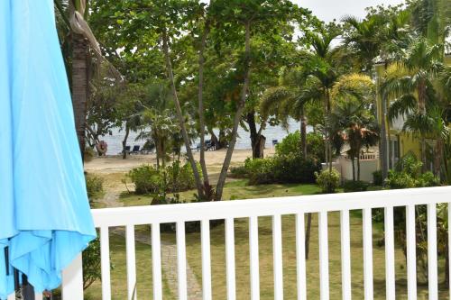 Irie Vibes by the beach Irie Vibes by the beach