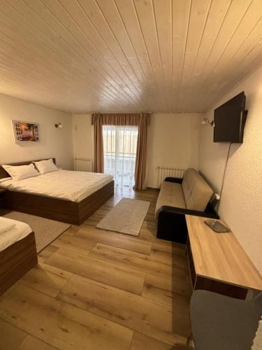 Triple Room with Balcony