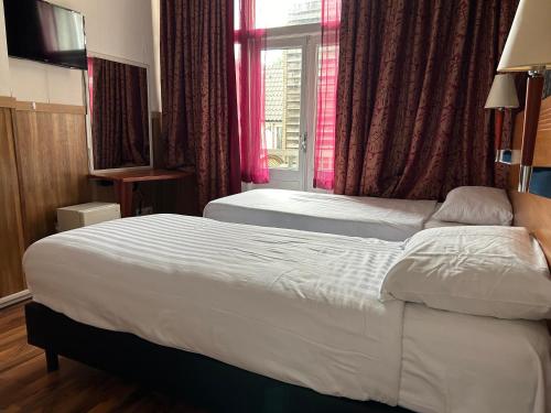 Hotel Isis - image 12