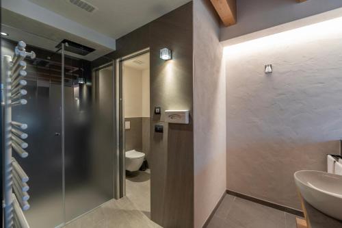 Alpen Village Hotel - image 9