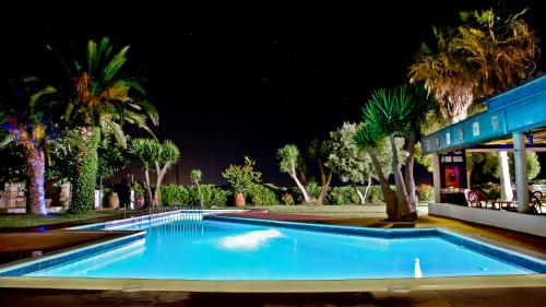 Swimming pool, Classic Apartments in Hersonissos