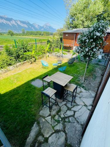 สวน, L'appar-T loft avec Spa privatif et jardin in กีรส์