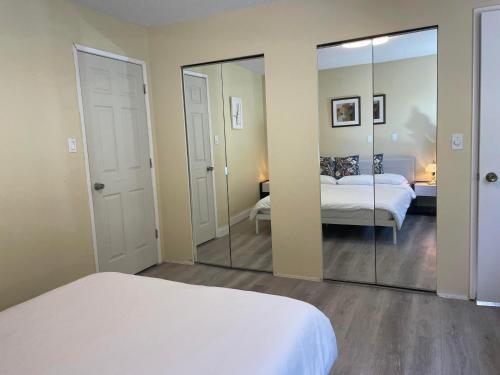 New Master room & private washroom 203 in Richmond, Canada