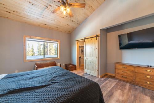 Beautiful New Construction Home with Great Views and Pool Table - Silverheels Chalet in Fairplay, USA