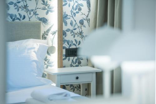 FILOXENIA Luxury Central City Apartment