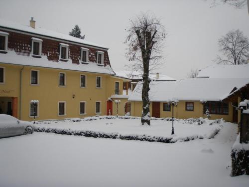 Hotel Nosal – Prague, NY
