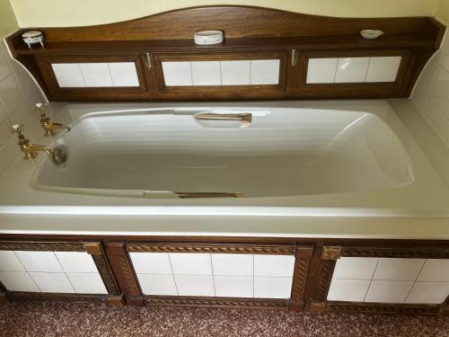 Moresby Hall - image 12