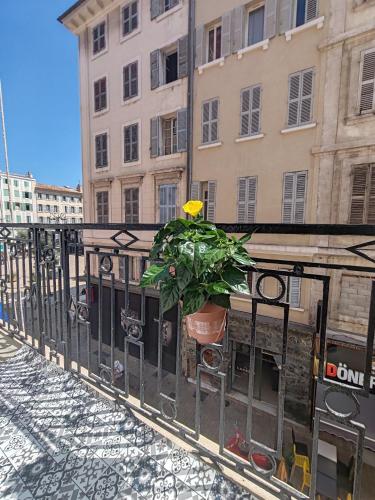 T3 Grand Balcon au coeur du vieux port, Марсель (фото 5)