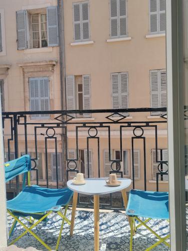 T3 Grand Balcon au coeur du vieux port, Марсель (фото 11)