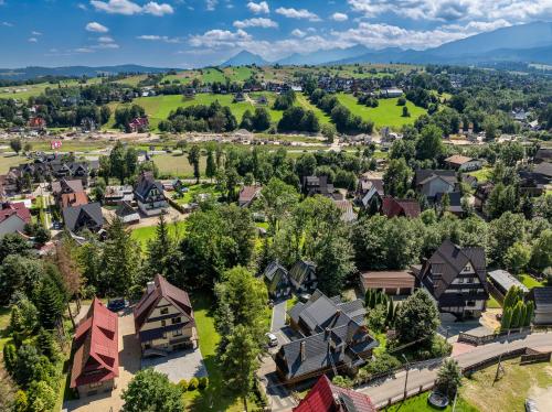 Domek nad "Szumiącym Potokiem" (Domek nad "Szumiacym Potokiem") in กูตือ