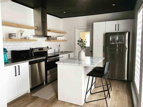 ห้องครัว, Downtown Campbellton Loft in แคมป์เบลตัน