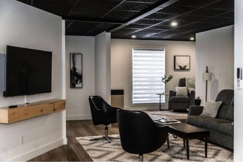 Downtown Campbellton Loft in แคมป์เบลตัน