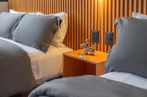 Posh Polanco Stay TVs and Desks in Each Room