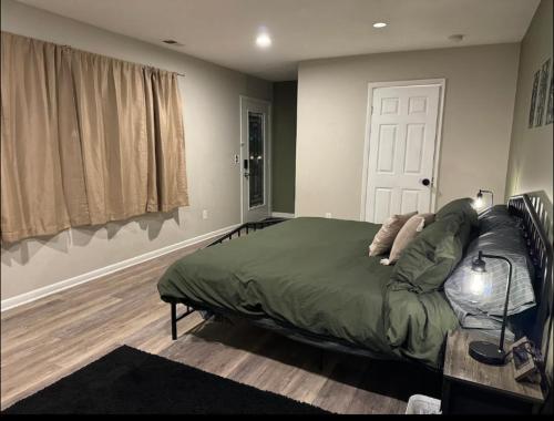 King Suite Private Entrance Movie Theater and Hot Tub in Jonesboro, USA