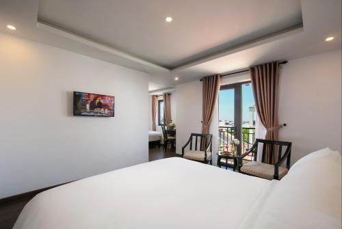 Family Room with Balcony image 10