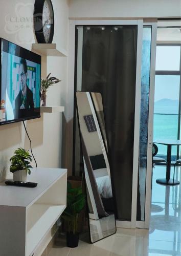 The Shore Studio Balcony Seaview by Clover Home A1101 The Shore Studio Balcony Seaview by Clover Home A1101