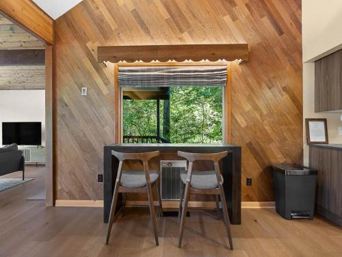 River Idyll - Meredith Lodging