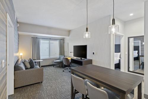 2 bedrooms, 3 beds