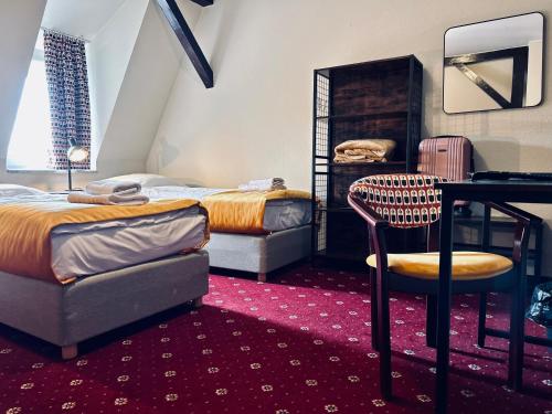 Park Hotel - image 6