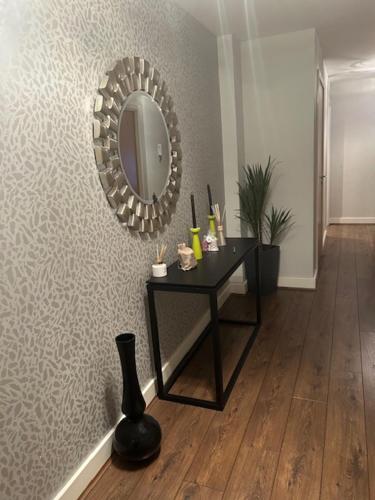 Three Bedroom Stylish London Apartment in Edgware