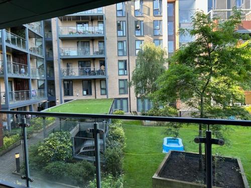 Three Bedroom Stylish London Apartment in Edgware