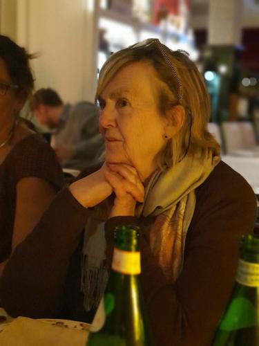 Mimi plus - Tap to explore photos