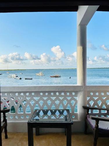 Shella Bahari Guest House in 라무 아일랜드