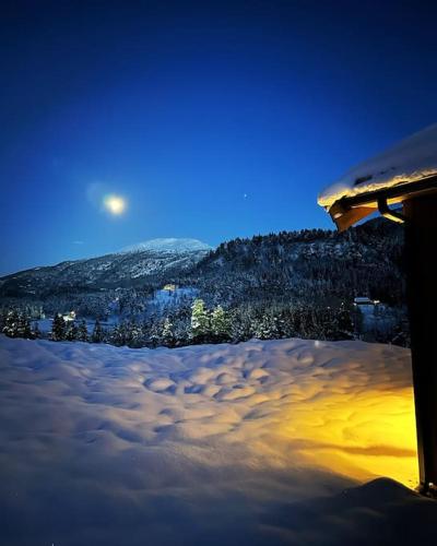 Ny koselig hytte ved Sogn skisenter in Hafslo