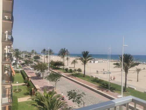 APARTAMENTO SOL Y MAR Primera Linea - image 3