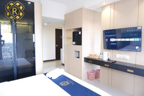 Royal Suites Jumbo Studio 32SQ - Citra Plaza Nagoya - Tap to explore photos