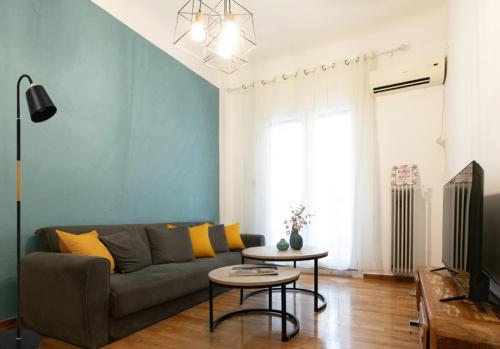 Koukaki Gem Chic Apt near Acropolis, Athens