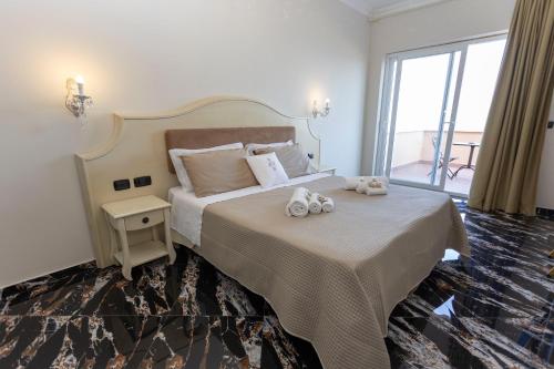 Deluxe Double Room with Sea View image 10