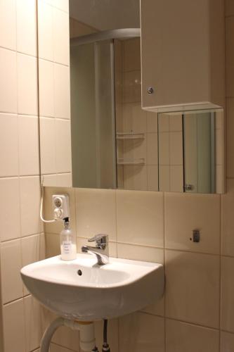 Viru Backpackers Hostel - image 7