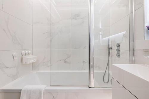Immaculate 3 Bed Apartment with Private Entrance in Inverleith, Edinburgh (photo 7)