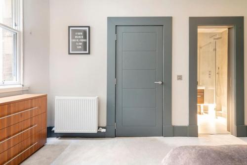 Immaculate 3 Bed Apartment with Private Entrance in Inverleith, Edinburgh (photo 6)
