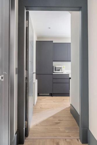 Immaculate 3 Bed Apartment with Private Entrance in Inverleith, Edinburgh (photo 5)