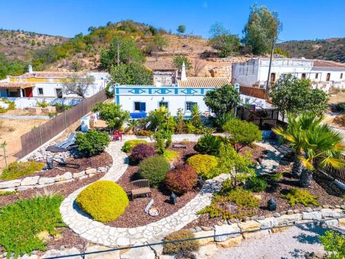 Casa Catarina Peaceful Farmhouse gîte à louer Água de Tábuas