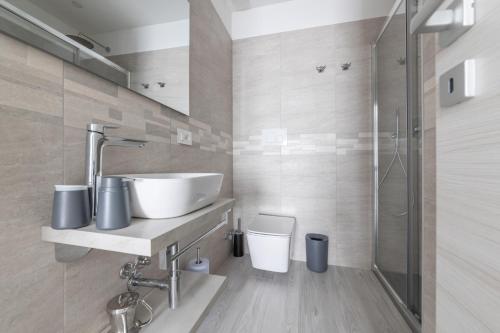 Triple Room with City View image 5