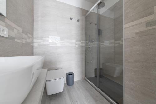 Triple Room with City View image 4