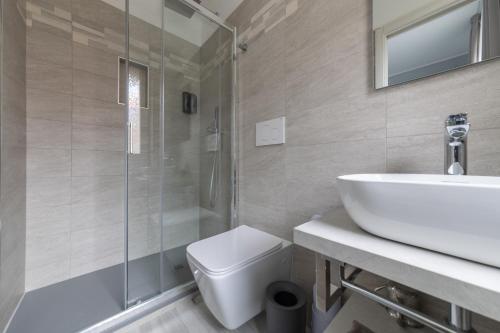 Twin Room with View image 1